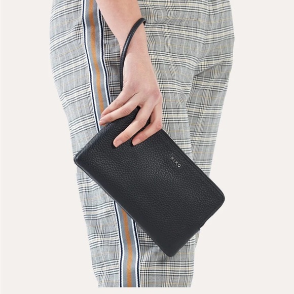 Kiko Black Leather Wallet with Pebbled Texture and Zipper Closure - Picture 5 of 6